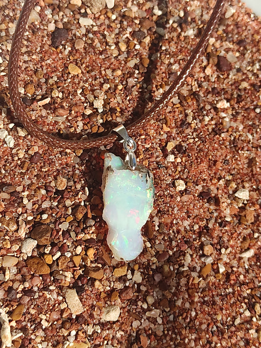 Pendentif opale éthiopienne brut et argent sterling